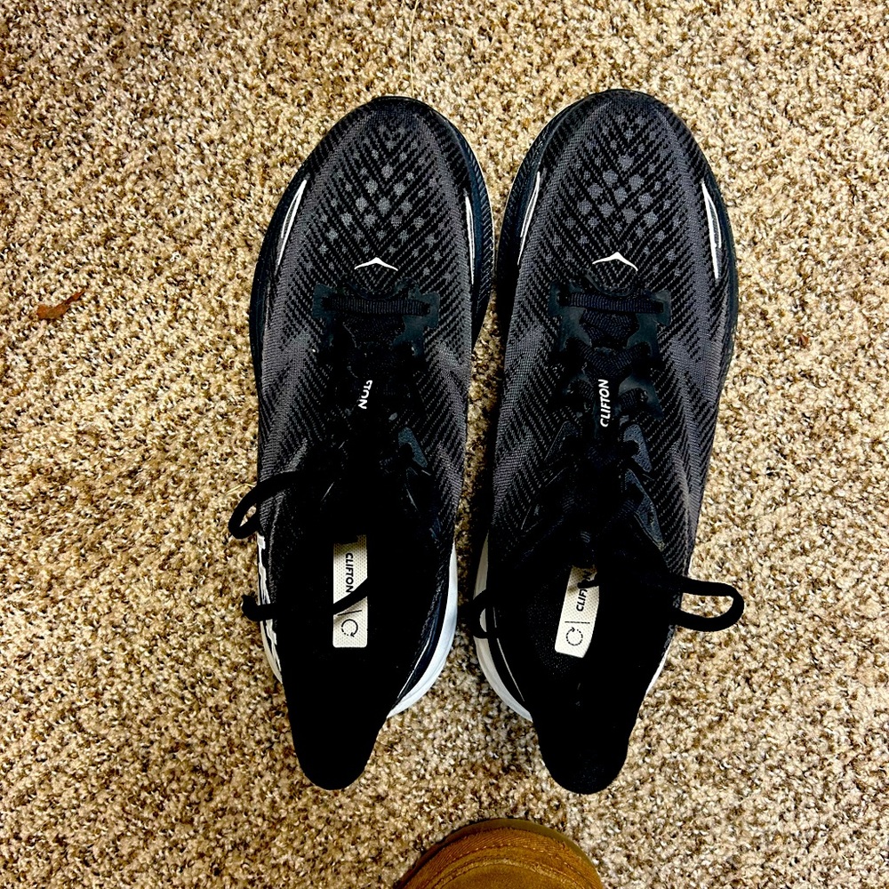 Women’s Clifton 9’s